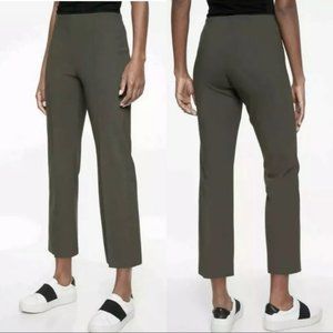 Athleta Mercurial Crop Flare Pant Arbor Olive Sz.S